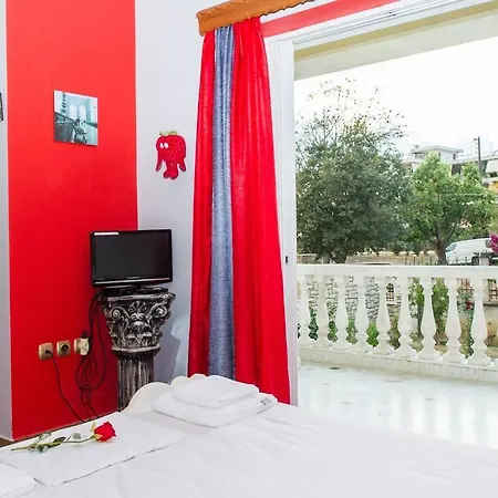 Green Flat Close To The Beach Каламата