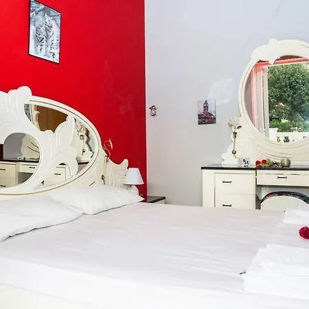 Green Flat Close To The Beach Апартаменты Каламата
