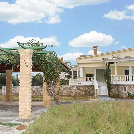 Green Flat Close To The Beach Апартаменты Каламата
