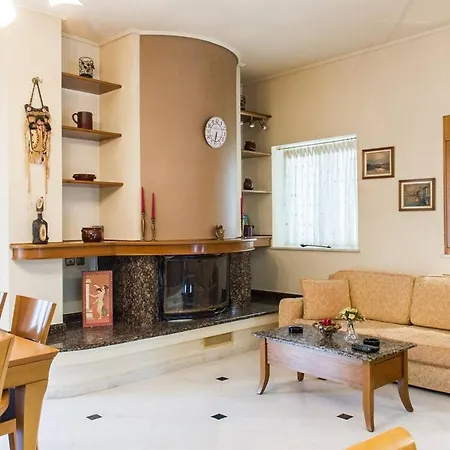 Апартаменты Green Flat Close To The Beach Каламата